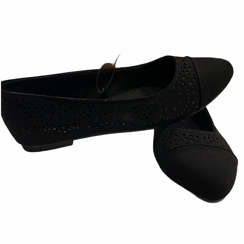 NWOT Whitemt. Crowley Black close toed shoes 5.5